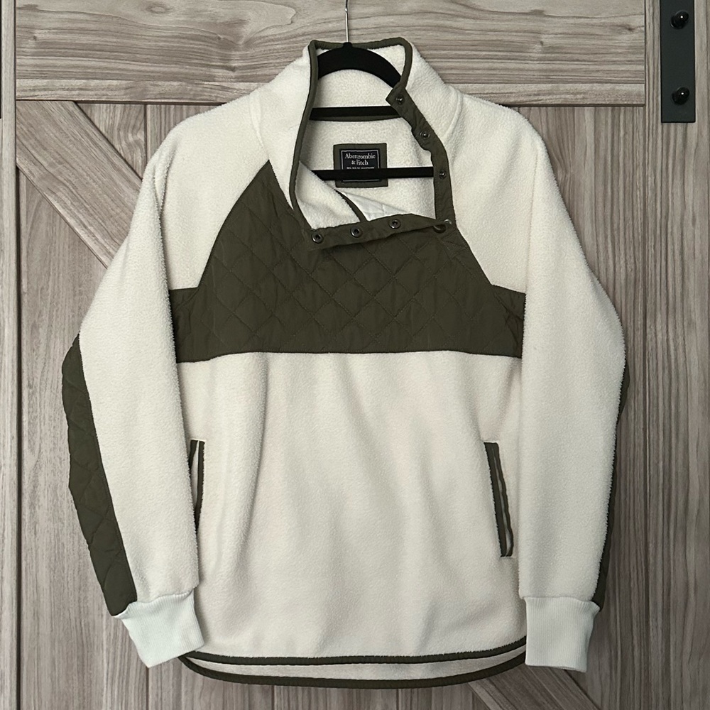 Abercrombie & Fitch Button Sweater - Small